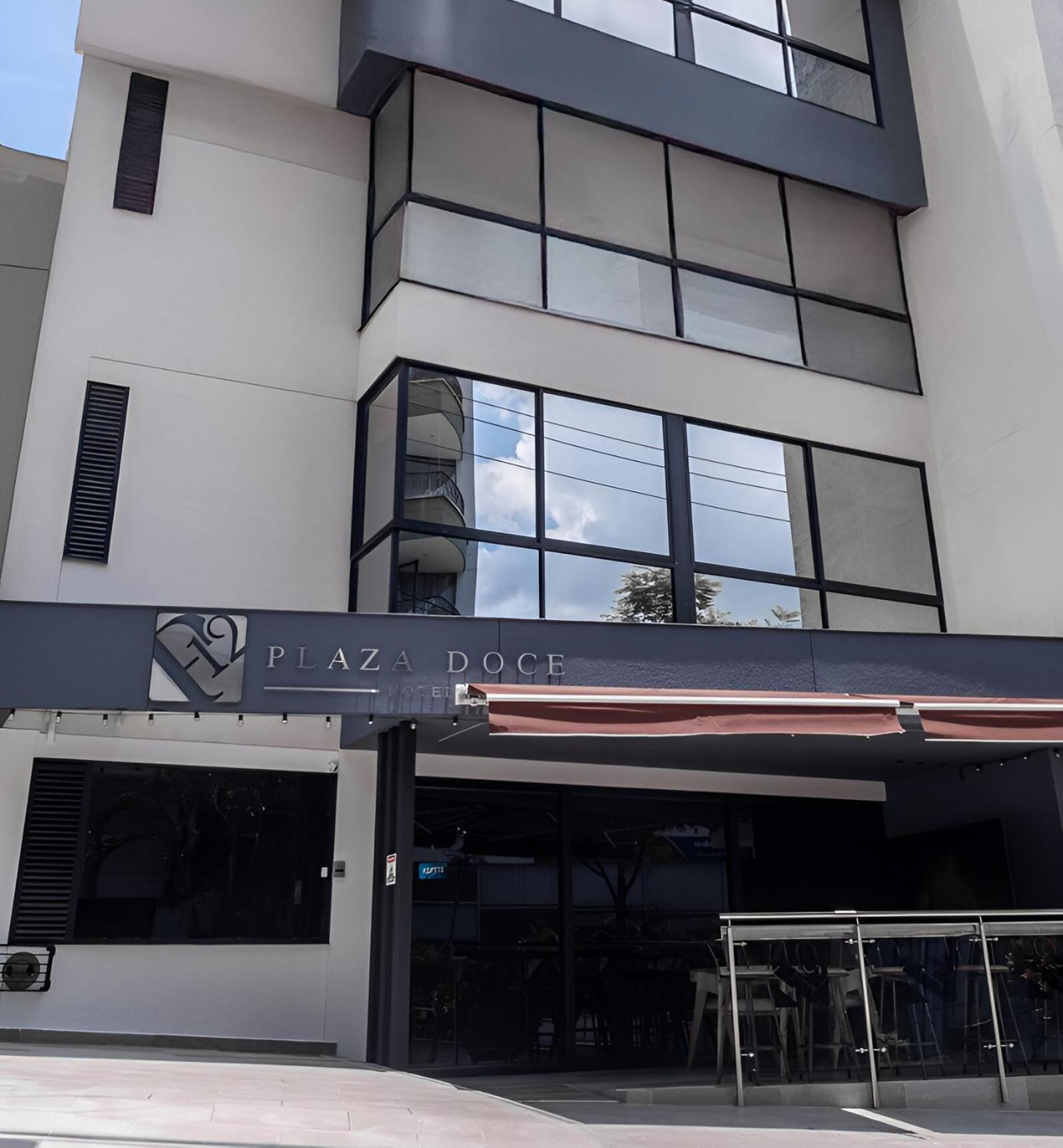 Hotel Plaza Doce Pereira Exterior photo